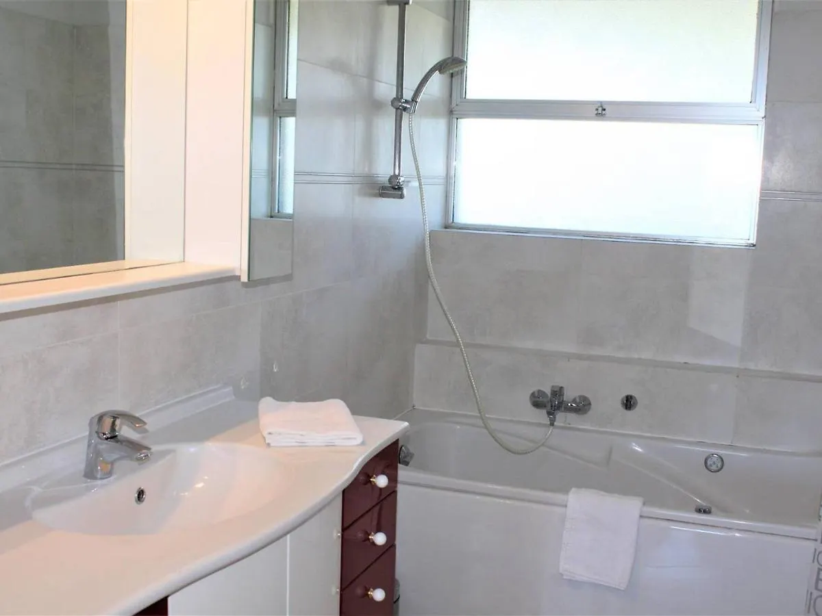 Appartement 3P Avec Terrasse Et Parking, Villeneuve-Loubet Plage - Fr-1-252A-63 0*,  France